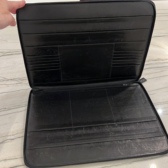 Vintage Authentic PRADA Black Leather Document Holder w/ Zipper - Picture 7 of 16